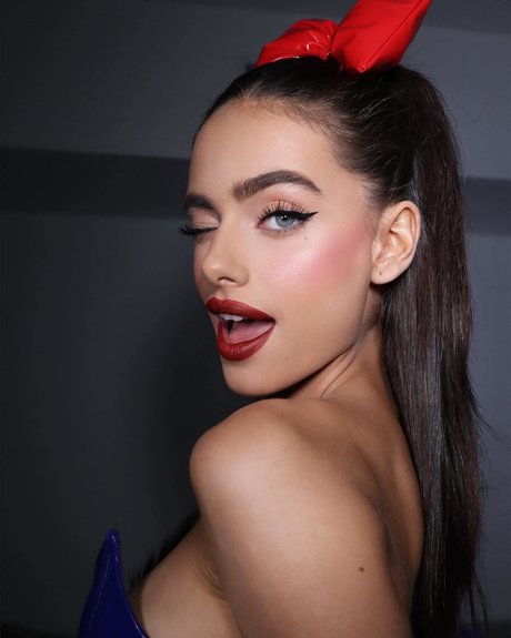 Yael Shelbia star pornographique image