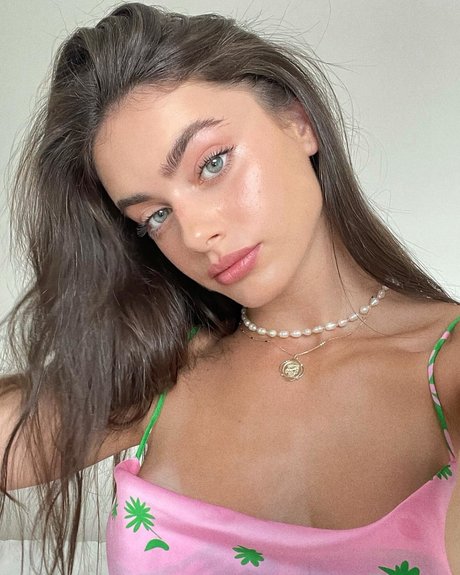 Yael Shelbia actrice libre archive