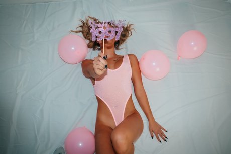 Karli Karberg haut modèle collection