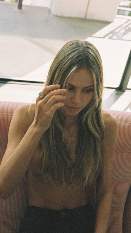 Scarlett Rose Leithold actrice chaude des photos