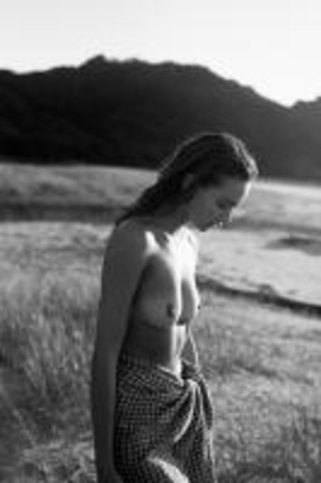 Nikki Hillier modèle magnifique collection