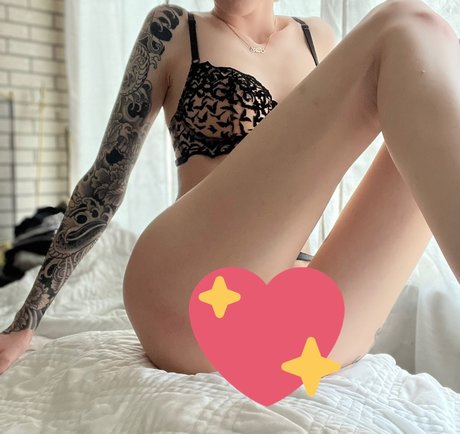 Alliury Xaerha star du porno de haute qualité galerie