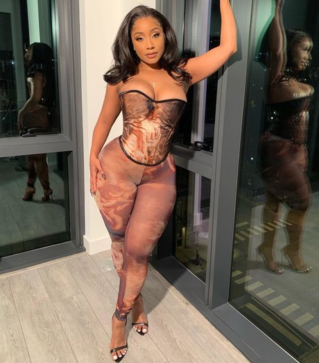 chaton courbé onlyfans porno sympa photo