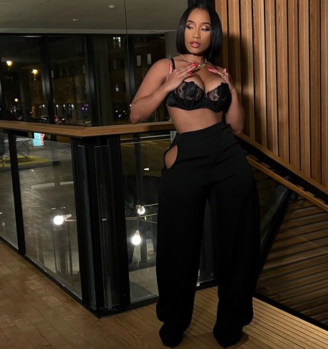 Jazzmine Jackson modèle chaud photos