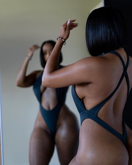 Jazzmine Jackson modèle de sexe collection