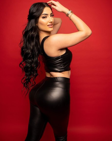 Diana Malchanovich_ modèle sympa galerie