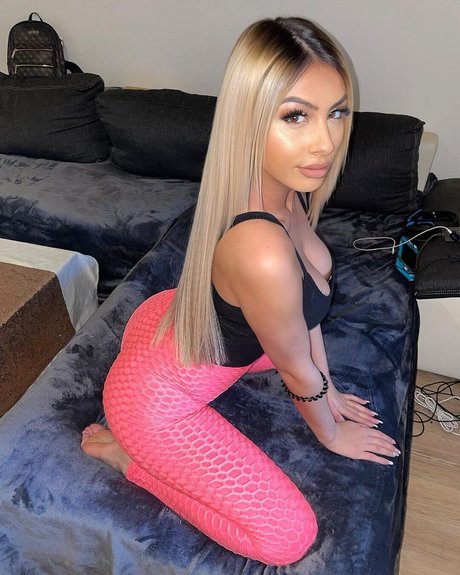 Vasilka Vazzzlegramm actrice érotique galeries