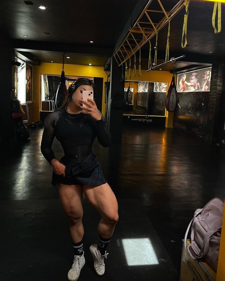 Karina Cruz étoile galerie