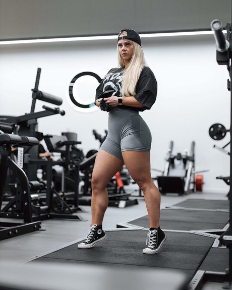 Kat Dinnigan modèle porno photos