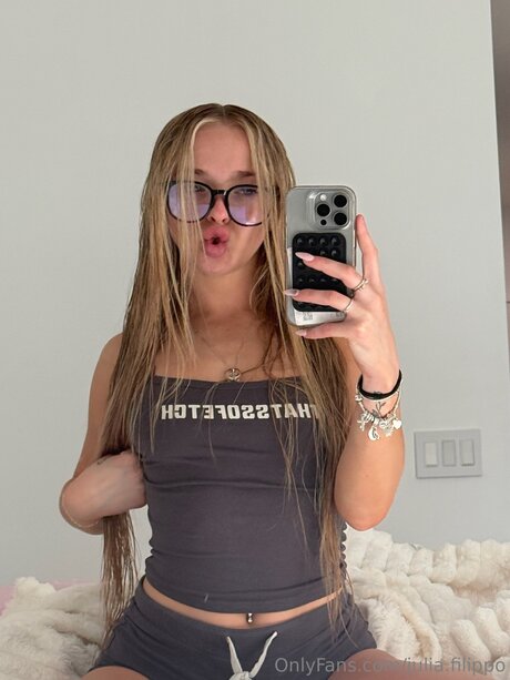 Julia Filippo étoile xxx images