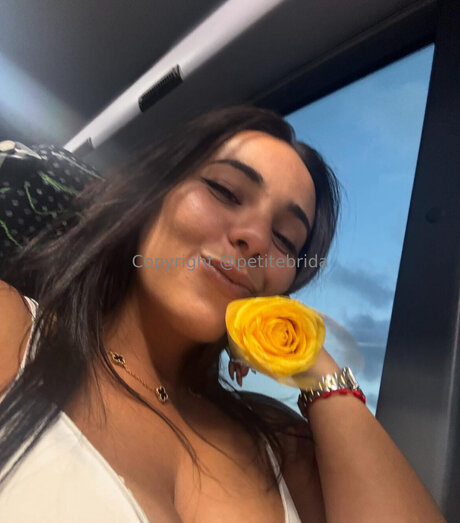 Freepetitebrida modèle magnifique img