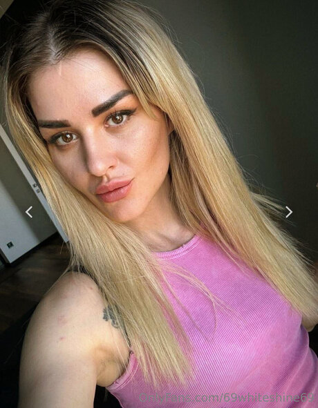 transexuelle tatouée onlyfans haut sexy image