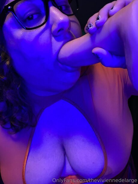 Theviviennedelarge nus de stars du porno galeries