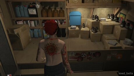 Lewd Bella étoile galerie