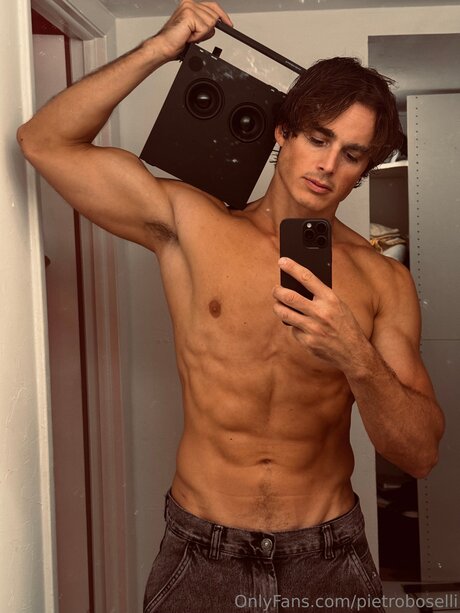 Pietroboselli nus de stars du porno img