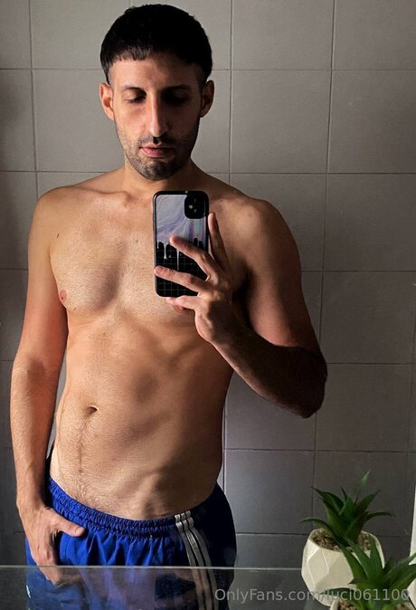 Luci061100 star du porno érotique galerie