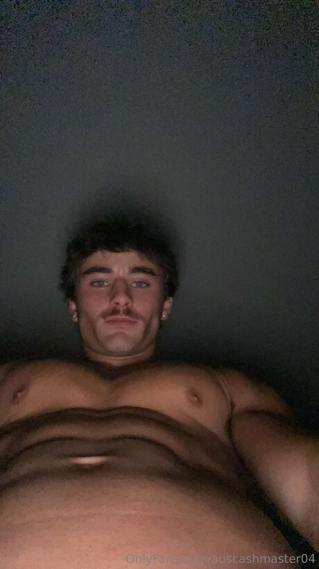 Auscashmaster04 étoile nue des photos