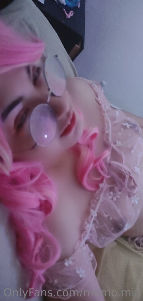 Momo Moonmoon modèle magnifique img