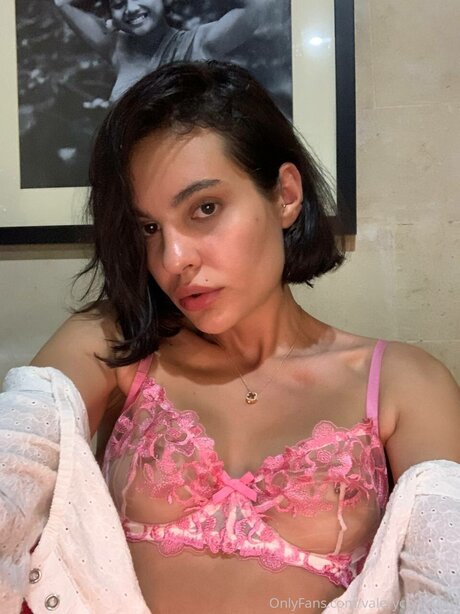 Valerycrystalvip modèle sexy photos