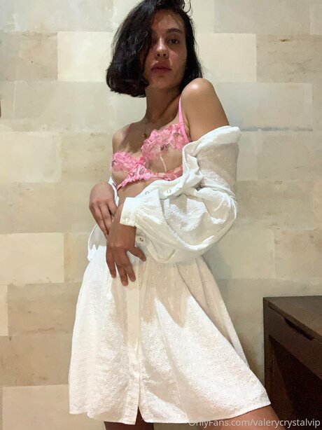 Valerycrystalvip actrice nue galerie
