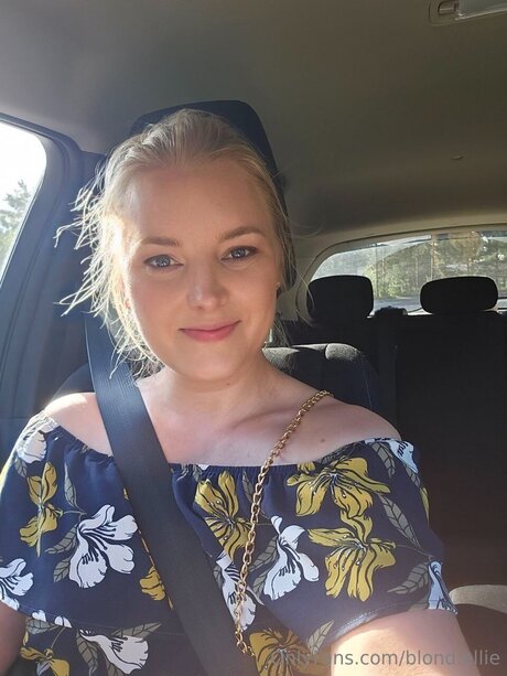 Blond Ellie sexe star images