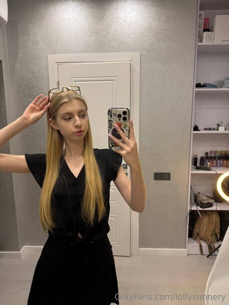 Lollysunnery actrice nue photos