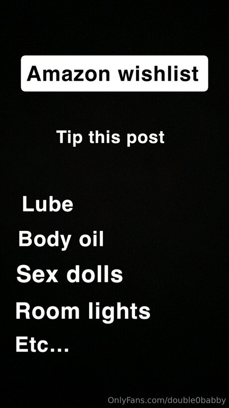 Double0babby modèle adulte photos