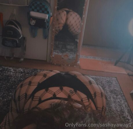 Goodgirlgothiccc art modèle collection