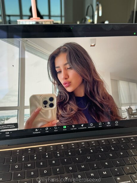 Elleluna star du porno sympa des photos