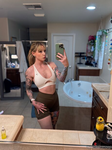 Spookyunagivip star érotique photo