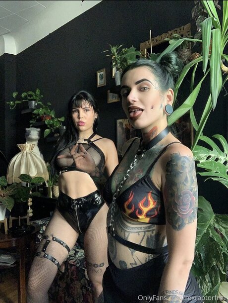 Rexraptorfree actrice sexy images