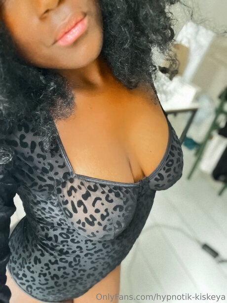 Hypnotik Kiskeya actrice artistique galeries