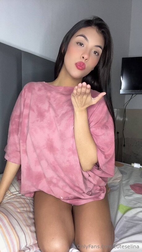 Cuteselina modèle meilleur des photos