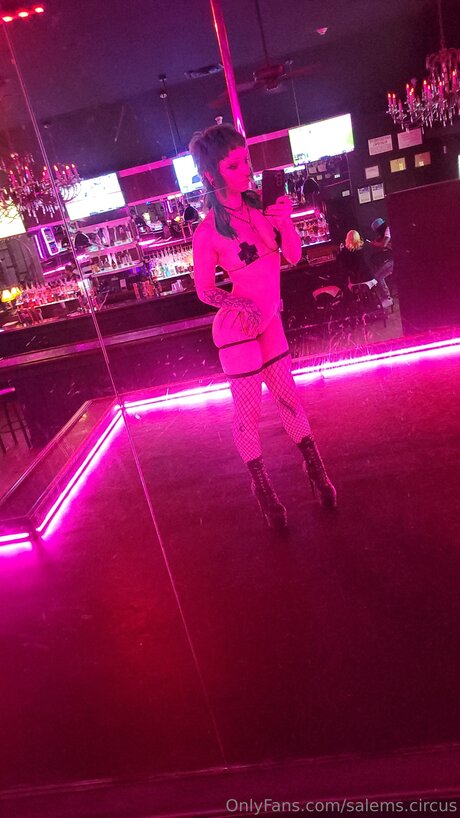 Salems Circus belle actrice des photos