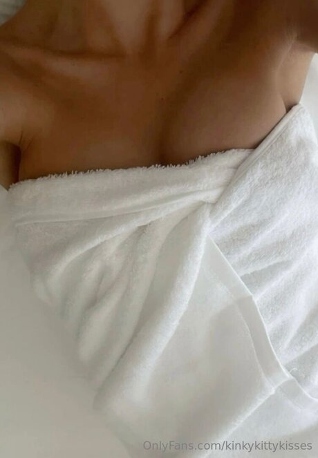 Kinkykittykisses étoile parfaite img