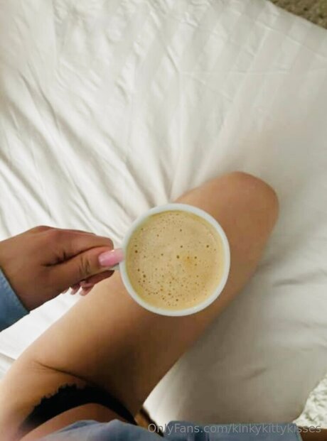 Kinkykittykisses star du porno des photos