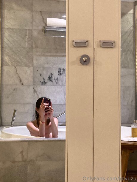 Koyuzu star du porno en haute qualité galeries