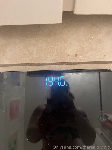 Therealdivinity star du porno en haute qualité galeries