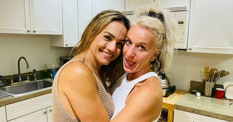 sexyserbian actrice pornographique collection