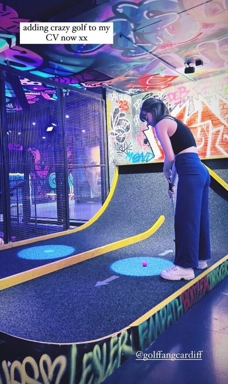 Abbie Budden nus de stars du porno galeries