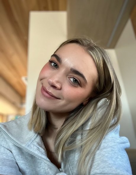 Natalie Decker modèle joli photo