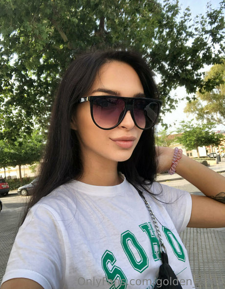 golden zlata sexe star img