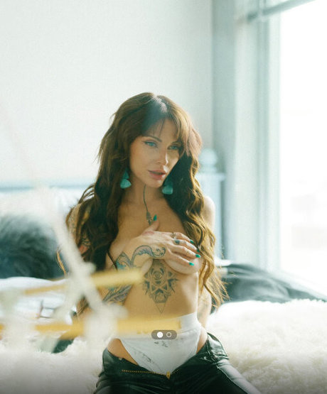 I Will Buy modèle érotique des photos