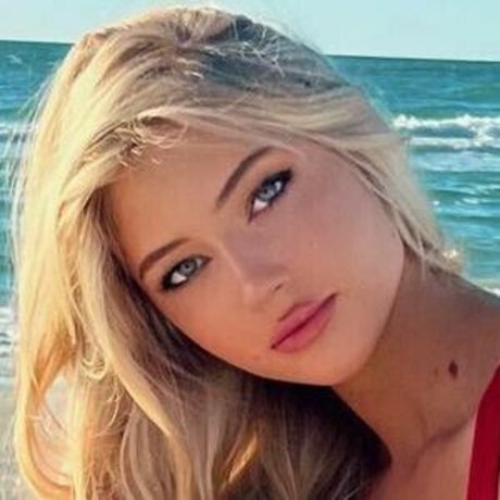 Victoria Rozmajzl actrice porno galeries