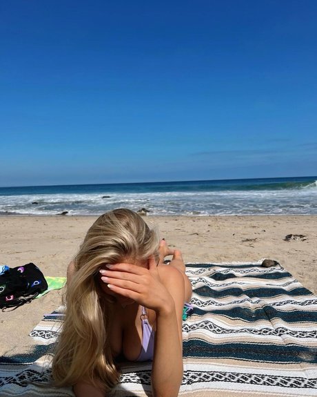 Victoria Rozmajzl étoile magnifique des photos