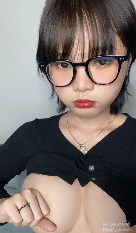 yukxwaii actrice artistique des photos