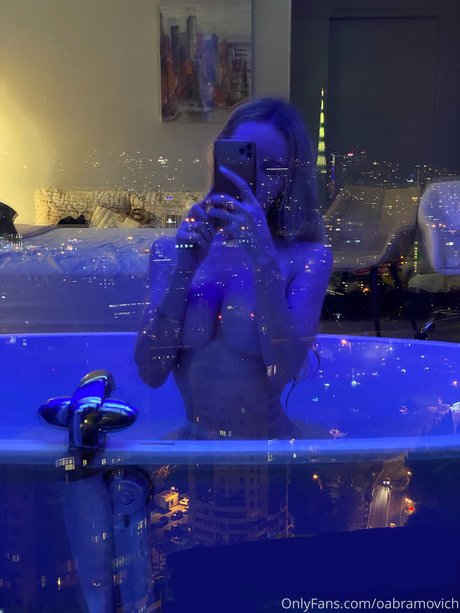 infirmière brune onlyfans sexy belle img