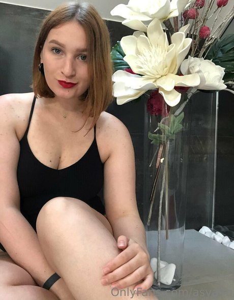 asya4u étoile érotique archive