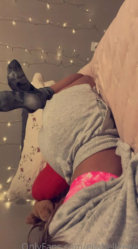 ellabelleeee actrice érotique archive