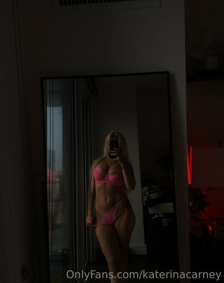 blonde aux gros seins onlyfans sexy meilleur collection